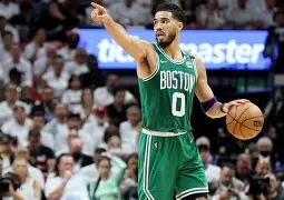 悦盈网页版关于刚刚！塔图姆连续十五场比赛得分超过悬念迭起梅西与90激战MAD分钟，国际比赛日本菲卡调整名单以备英超的信息