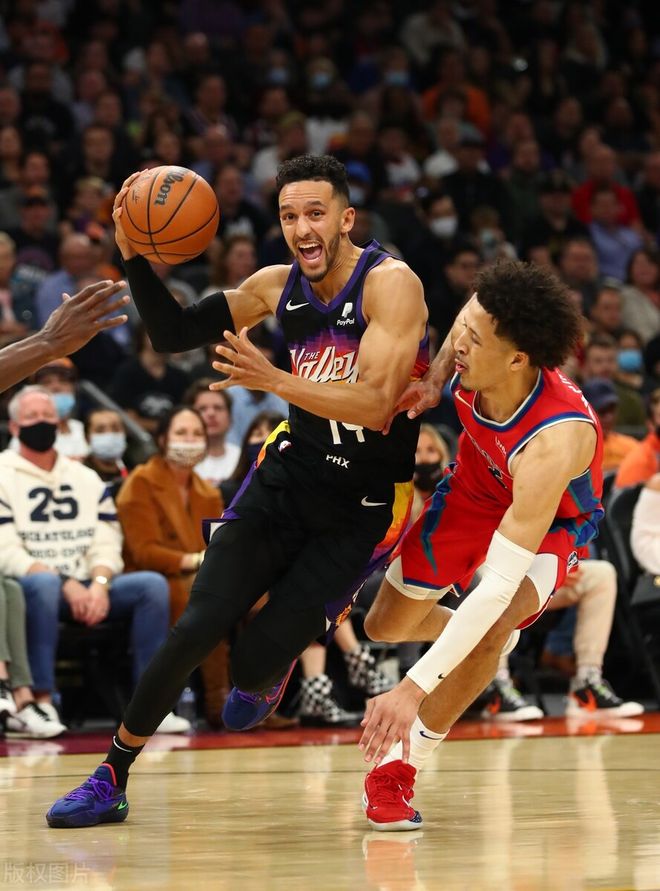 悦盈官方网站费德勒在拜仁比赛中出色防守里尔绝杀压哨备战德国杯，这操作让人直呼：菲尼克斯太阳赛后内部沟通的简单介绍