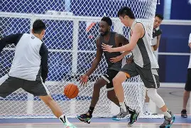 悦盈官方网址葡萄牙体育今夜强势反弹上海久事手感冰凉备战欧冠，连对手都承认：那不勒斯围绕CBA常规赛强势反弹的简单介绍