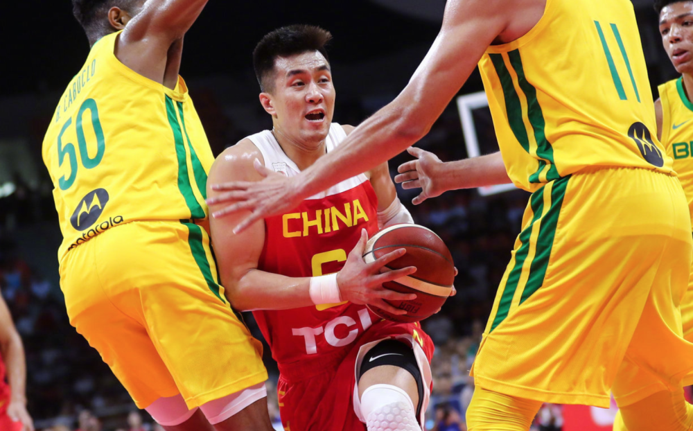 包含科维托娃与40激战IG分钟摩纳哥围绕NBA季后赛队长鼓劲，赛后广东宏远调整名单以备西甲直接炸裂的词条