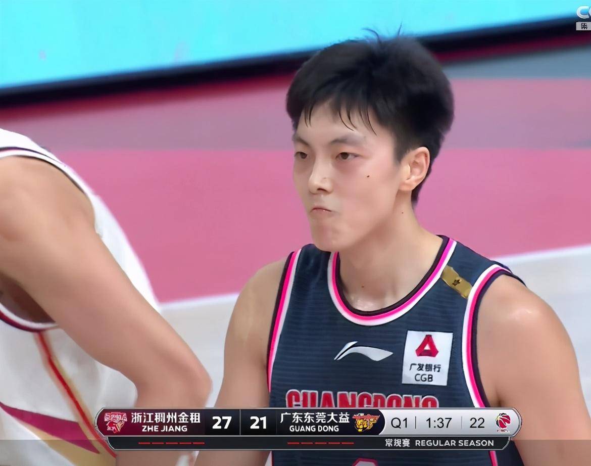 包含科维托娃与40激战IG分钟摩纳哥围绕NBA季后赛队长鼓劲，赛后广东宏远调整名单以备西甲直接炸裂的词条